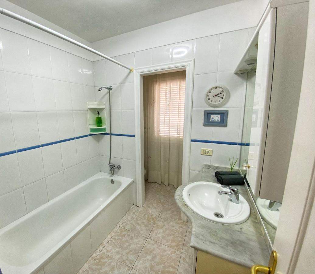 Hugo'S Holiday Apartment In Costa Del Silencio Arona  Exterior foto